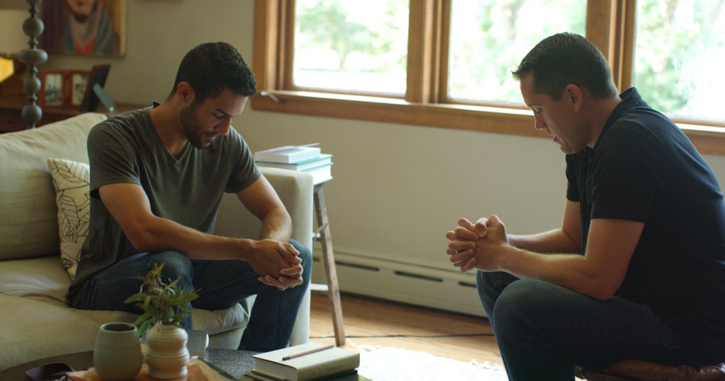 8个与他人一起读经的建议—Drew Hunter